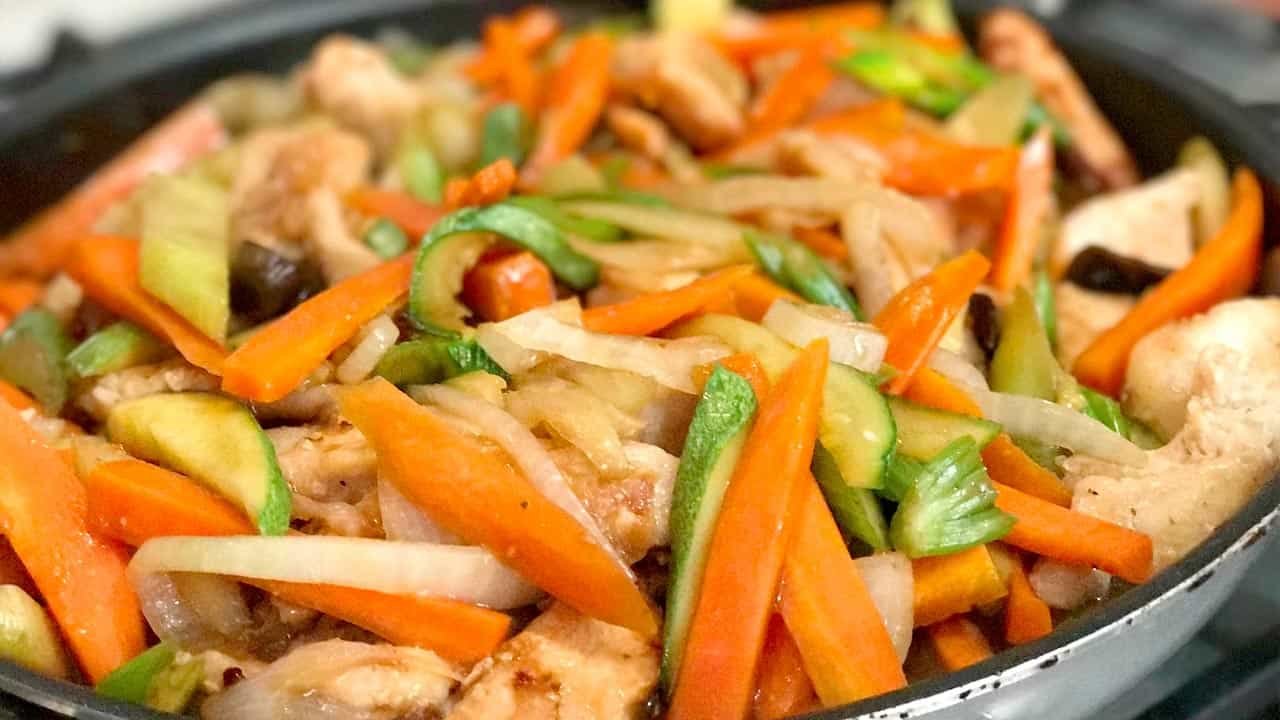 Receta de Chop suey de pollo con arroz blanco - Sibeti Recetas