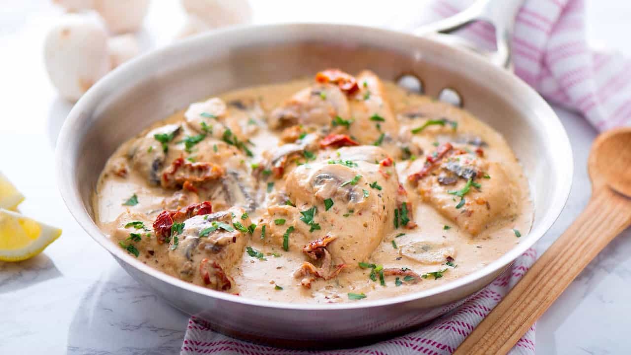Receta fácil y rápida para hacer pollo a la crema con chipotle - Sibeti  Recetas
