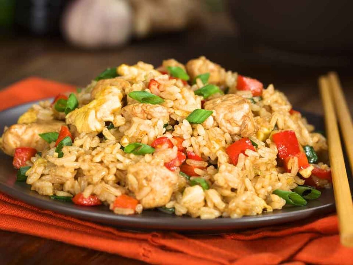 Receta: ¿Cómo hacer arroz frito chino con pollo? - Sibeti Recetas