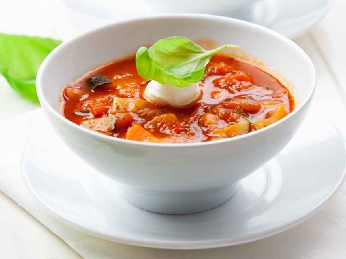 Receta fácil: ¿Cómo hacer sopa minestrone italiana? - Sibeti Recetas