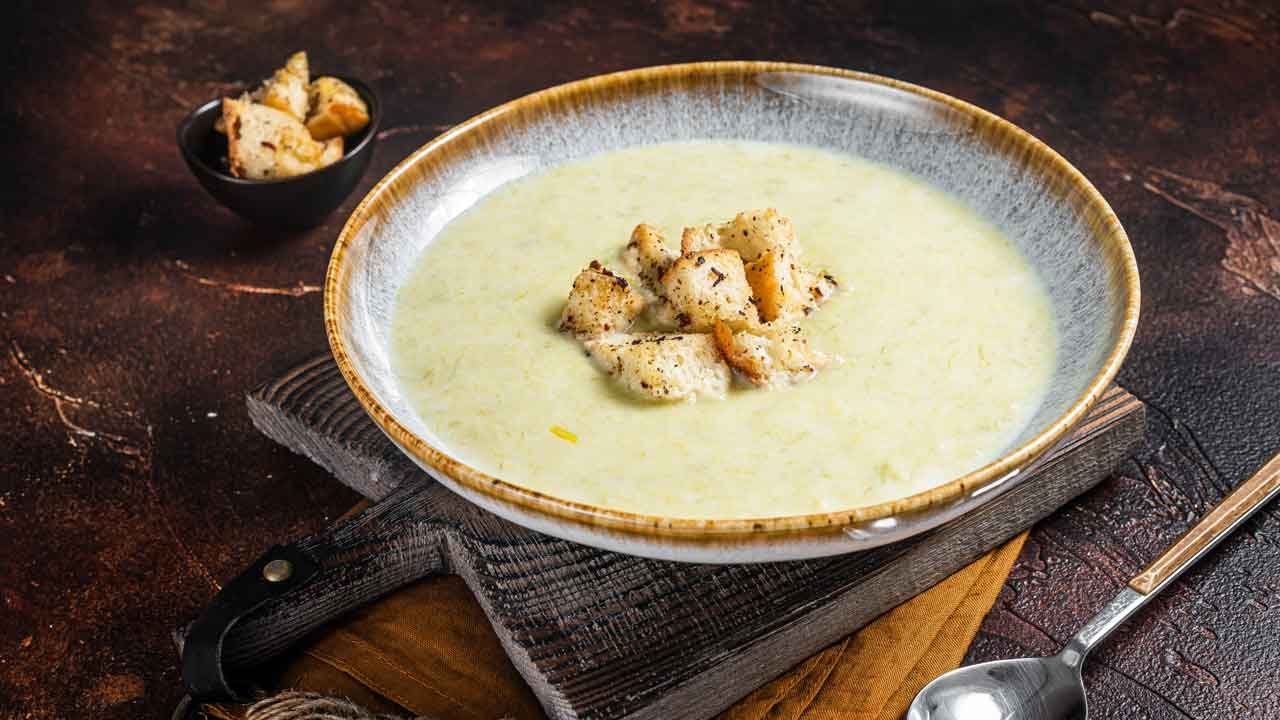 Receta de sopa vichyssoise con puré de puerros - Sibeti Recetas