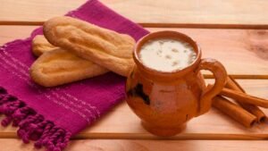 Cómo hacer la receta tradicional del Atole de guayaba