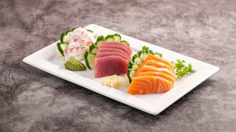 Cocina japonesa Cómo hacer la receta riginal de Sashimi con atún y salmón