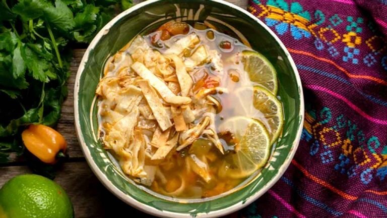 Cocina yucateca Cómo se hace la sopa de lima